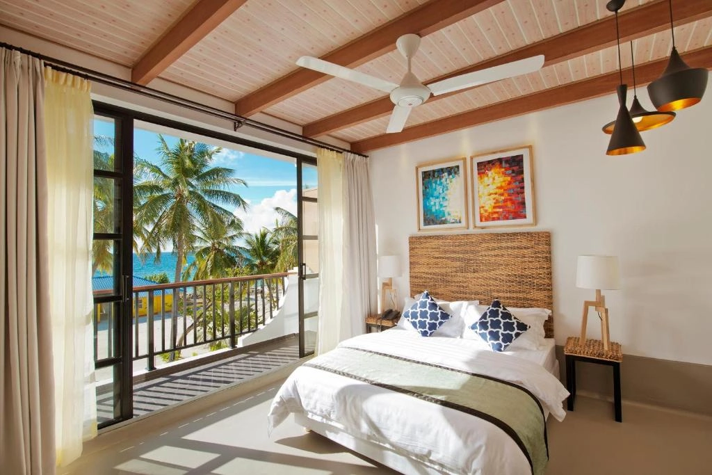 Deluxe Double with Balcony - Partial Sea View
